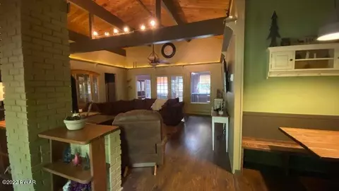 1055 E Deer Run, Bushkill, PA 18324 photo 9
