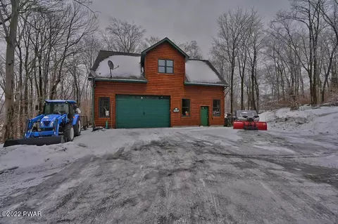 141 Split Rock Rd, Newfoundland, PA 18445 photo 10