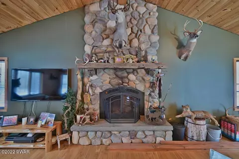 141 Split Rock Rd, Newfoundland, PA 18445 photo 48