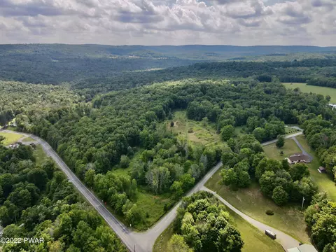 968 Spring Hill Rd, Sterling, PA 18463