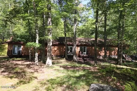 120 Twin Rivers Rd, Lackawaxen, PA 18435