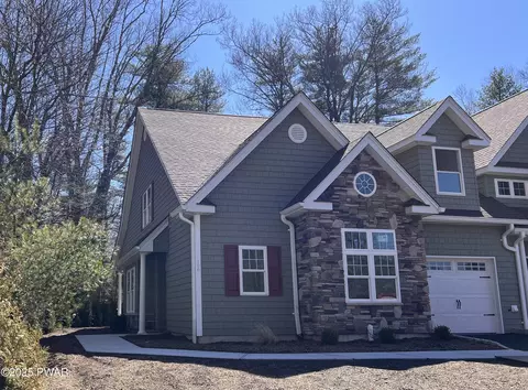 100 Macintosh Way, Matamoras, PA 18336