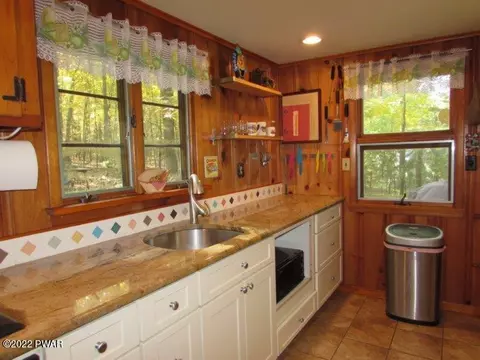 112 Brookside Dr, Dingmans Ferry, PA 18328 photo 13