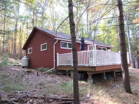 112 Brookside Dr, Dingmans Ferry, PA 18328 photo 2