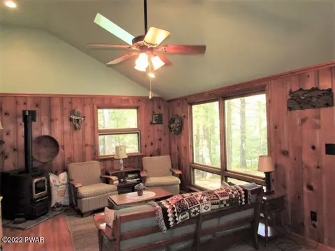 112 Brookside Dr, Dingmans Ferry, PA 18328 photo 5