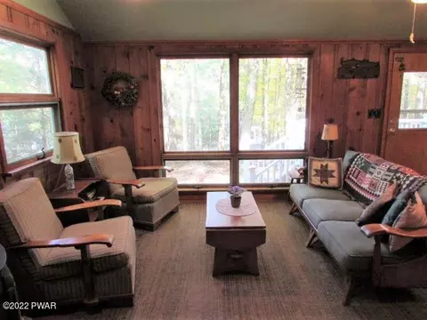 112 Brookside Dr, Dingmans Ferry, PA 18328 photo 6