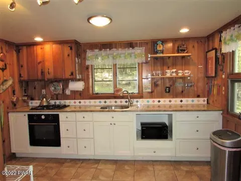 112 Brookside Dr, Dingmans Ferry, PA 18328 photo 11
