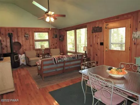 112 Brookside Dr, Dingmans Ferry, PA 18328 photo 9
