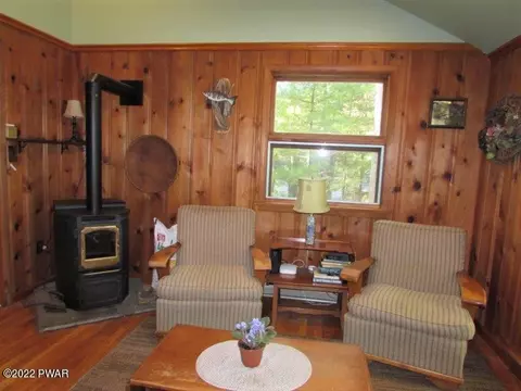 112 Brookside Dr, Dingmans Ferry, PA 18328 photo 8