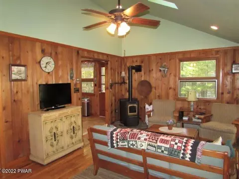 112 Brookside Dr, Dingmans Ferry, PA 18328 photo 7