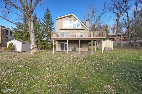 850 Deerfield Rd, Lake Ariel, PA 18436