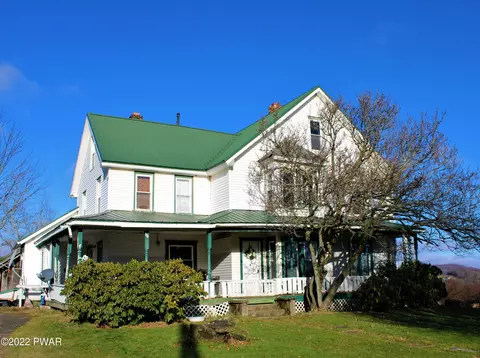 269 S Preston Rd, Pleasant Mount, PA 18453