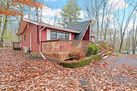 103 Timberwolf Ct, Dingmans Ferry, PA 18328 photo 4