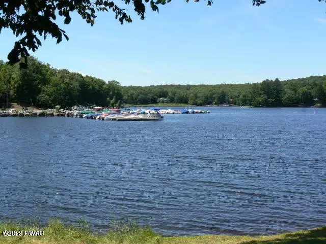  29 Woodcrest Ln, Lake Ariel, PA 18436 photo 5