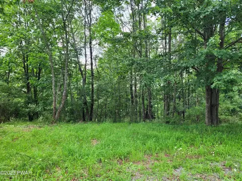 27 Summit View Ct, Honesdale, PA 18431