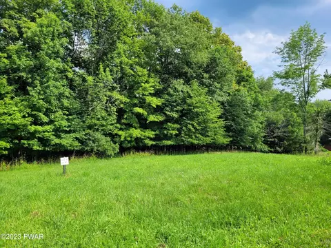 14 Summit View Ct, Honesdale, PA 18431