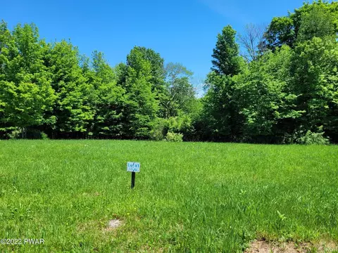 18 Summit View Ct, Honesdale, PA 18431