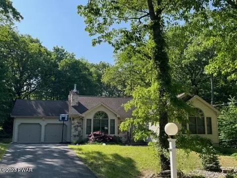 803 W Spur Ct, Lords Valley, PA 18428