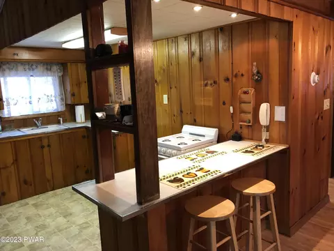 250 Doolan, Dingmans Ferry, PA 18328 photo 2