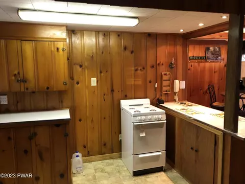 250 Doolan, Dingmans Ferry, PA 18328 photo 3