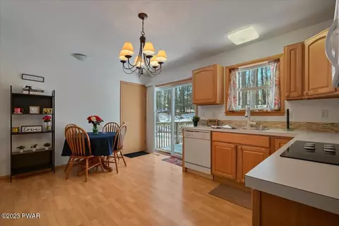 127 Spruce Rd, Tafton, PA 18464 photo 10