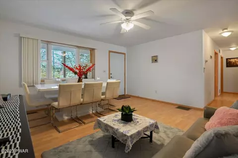 127 Spruce Rd, Tafton, PA 18464 photo 7
