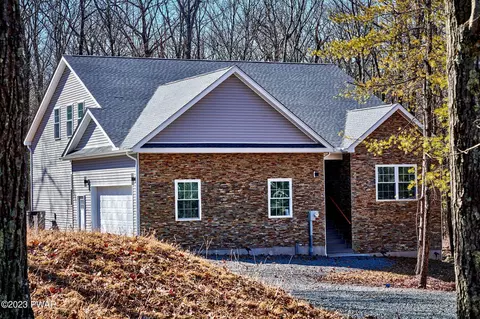 208 Soose Way, Tafton, PA 18464