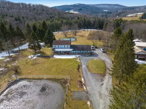 112 Yarnes Rd, Forest City, PA 18421