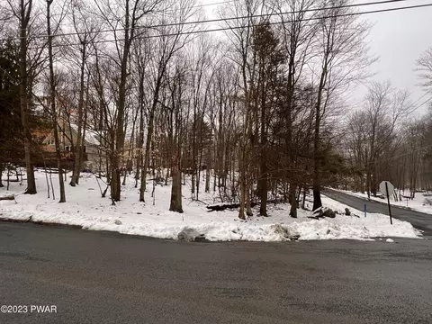 67 Aquarius Dr, Lake Ariel, PA 18436