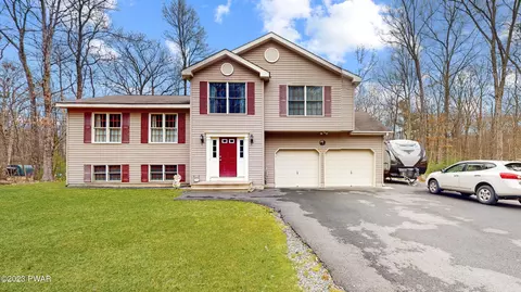 114 Bayberry Dr, Dingmans Ferry, PA 18328