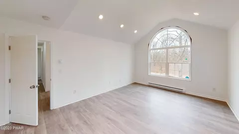 111 Nuthatch Ln, Bushkill, PA 18324 photo 20