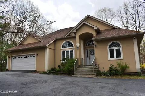405 Forest Dr, Lords Valley, PA 18428