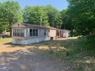 119 Buckhead Pk Cir, Greentown, PA 18426