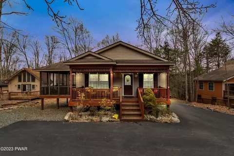 82 Woodview Ter, Lake Ariel, PA 18436