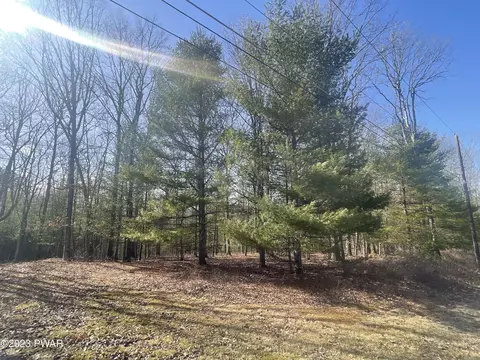 Briarcrest Drive, Hawley, PA 18428