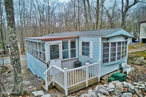 128 Pheasant Ln, Shohola, PA 18458