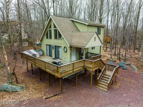 324 N Gate Rd, Lake Ariel, PA 18436