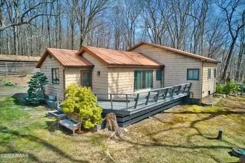 157 Indian Trail Rd, Milford, PA 18337