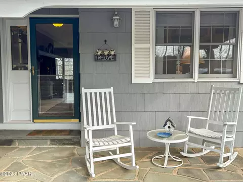 14 Bush Rd, Damascus, PA 18415