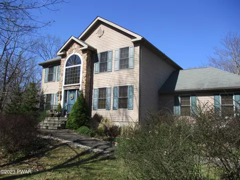 111 Iroquois Trl, Milford, PA 18337