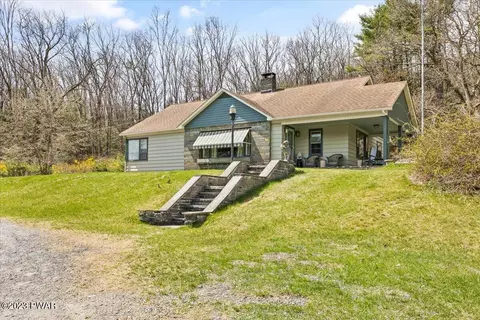 130 Moon Valley Rd, Milford, PA 18337