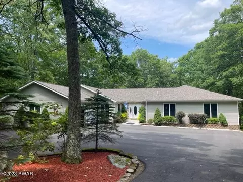 802 Cherry Ct, Lords Valley, PA 18428