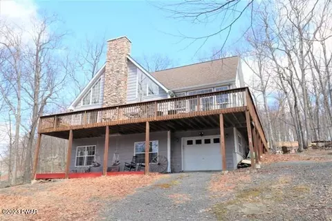 175 Constitution Dr, Lackawaxen, PA 18435