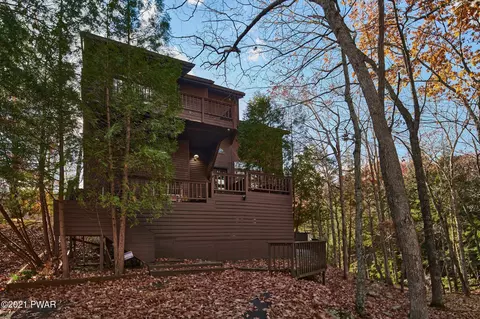 315 Manchester Dr, Bushkill, PA 18324