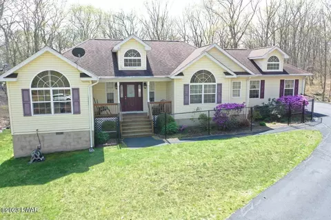 131 Maple Ridge Rd, Milford, PA 18337