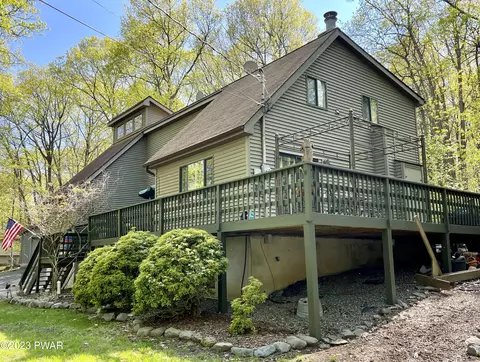 133 Cove Point Cir, Lakeville, PA 18438