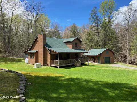 35 Springbrook Rd, Milanville, PA 18443