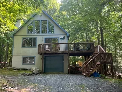 1147 Wallenpaupack Dr, Lake Ariel, PA 18436