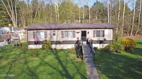 1057 Hudson Dr, White Mills, PA 18473