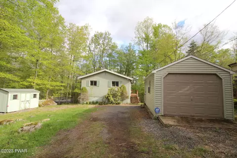 206 Chestnuthill Dr, Lake Ariel, PA 18436